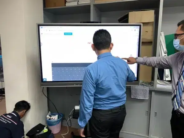 agensi-angkasa-malaysia-mysa-interactive-smartboard-002