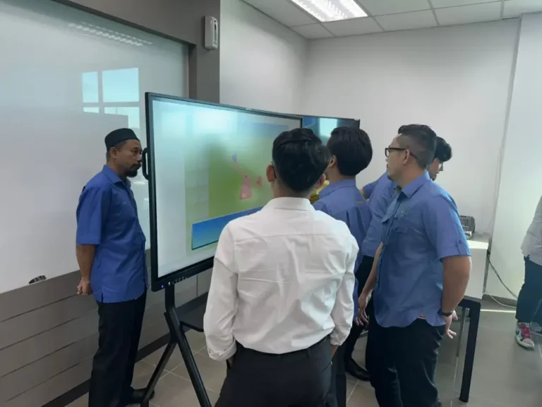 ARV100-65 Smartboard Installation at Majlis Bandaraya Iskandar Puteri.