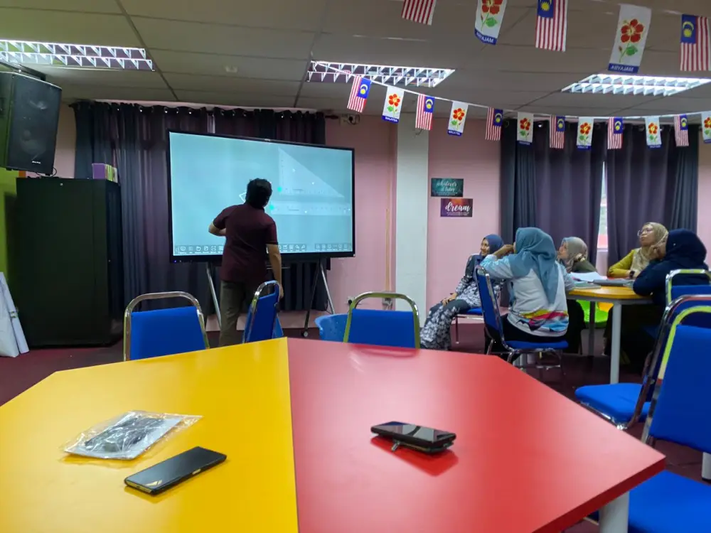 Enhancing Education with Smart Classroom Technology at MRSM Baling