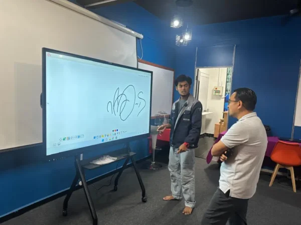 interactive smartboard SSTP Perlis arvia israk solutions