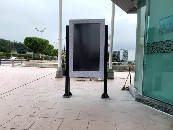 outdoor-touchscreen-kiosk-perbadanan-putrajaya-1000x750-08