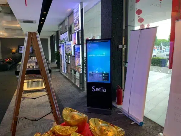 setia-tropika-sales-galleri-touchscreen-floor-standing-kiosk-001