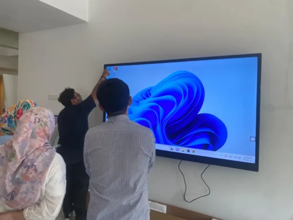 smart-solutions-fliptouch-smartboard-MGTC-Bangi-003