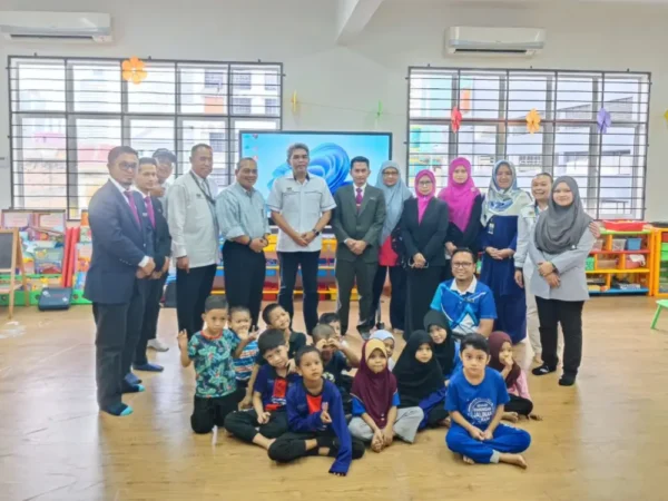 Enhancing Education with Arvia Smartboard Technology: YGTHO’s Initiative in Malaysian Schools