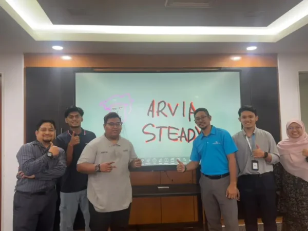 Terengganu Incorp Upgrades Collaboration with Arvia Smartboard ARV100 Windows 98