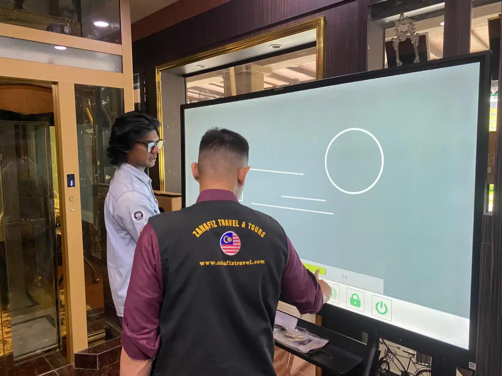 Zahafiz Travel Enhances Collaboration with ARV100 75-Inch Smartboard Installation and Training