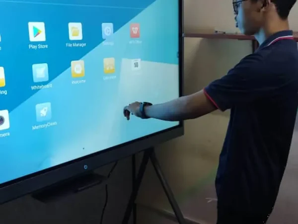 Interactive classroom with ARV200-65 Smartboard.