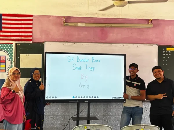 SK Bandar Baru Salak Tinggi Enhances Learning with Arvia Interactive Smartboard ARV200-65