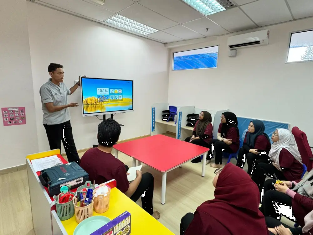 Transforming Autism Education with Arvia Smartboard ARV200-55 at Pusat Autism Pengaman PDRM